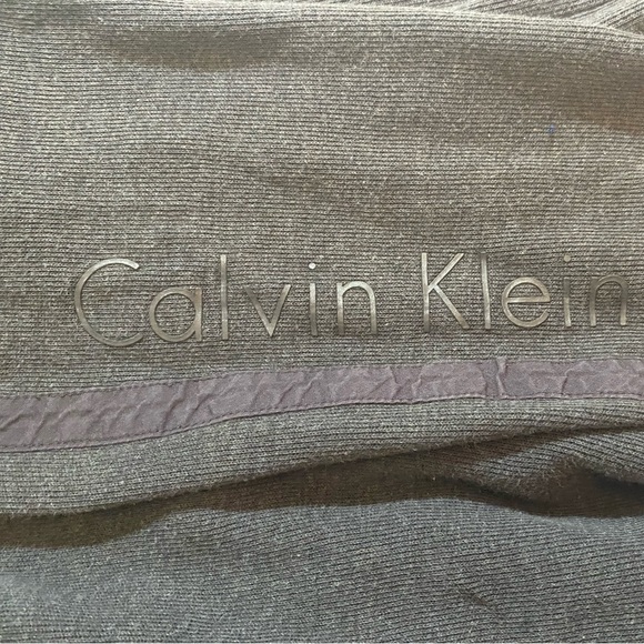 Calvin Klein - Pullover Jacket - Size
Extra Large- RN# 36543 CA# 50900 - Picture 8 of 8
